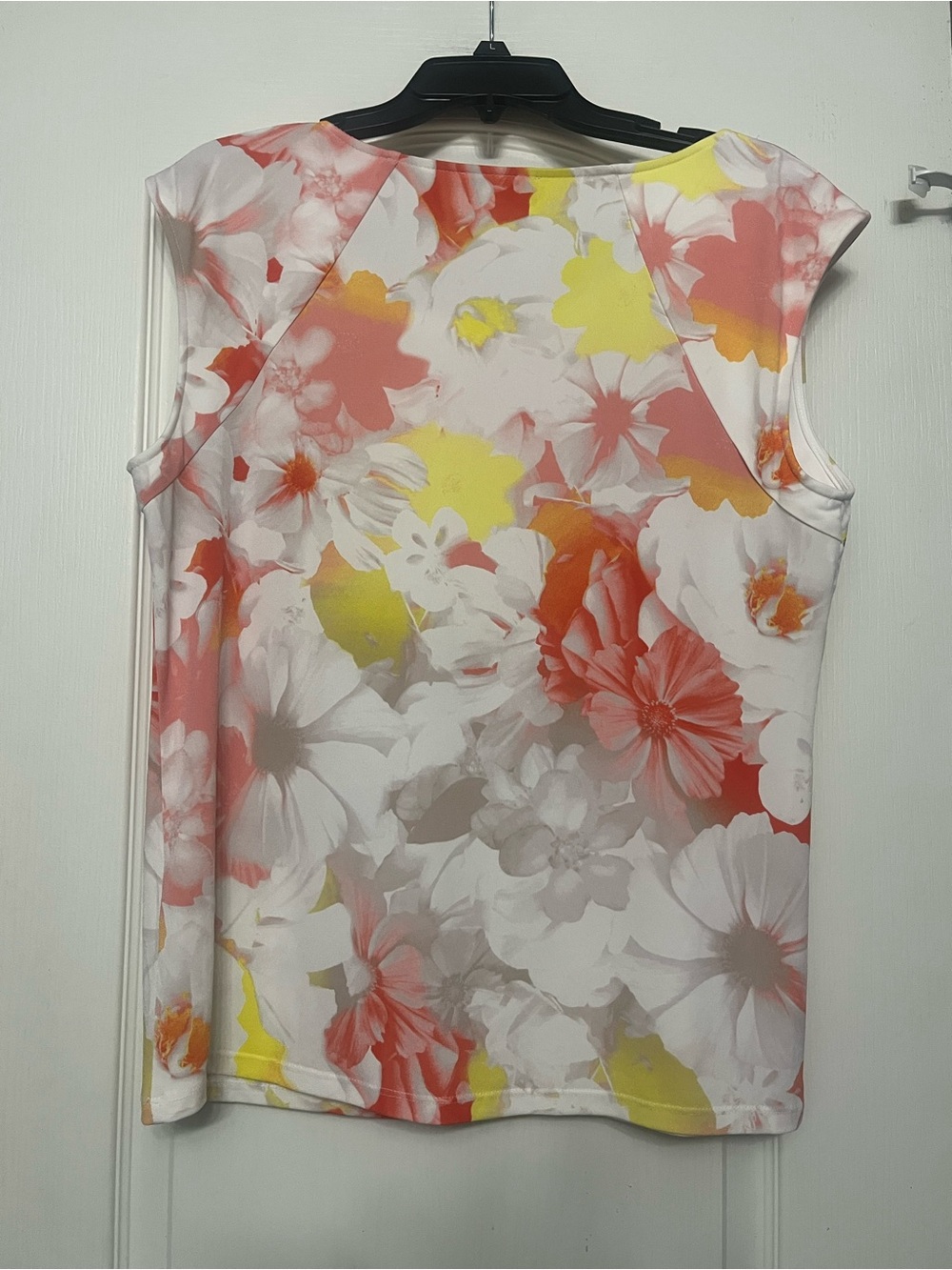 Calvin Klein Floral Zip-Front Accent Cap Sleeve Top in Coral, Yellow & Gray - Picture 5 of 5